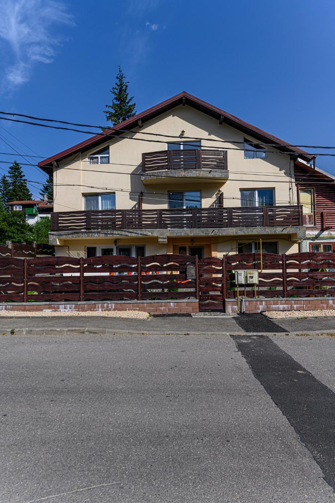 Hotel Casa Ramino Buşteni Exteriér fotografie