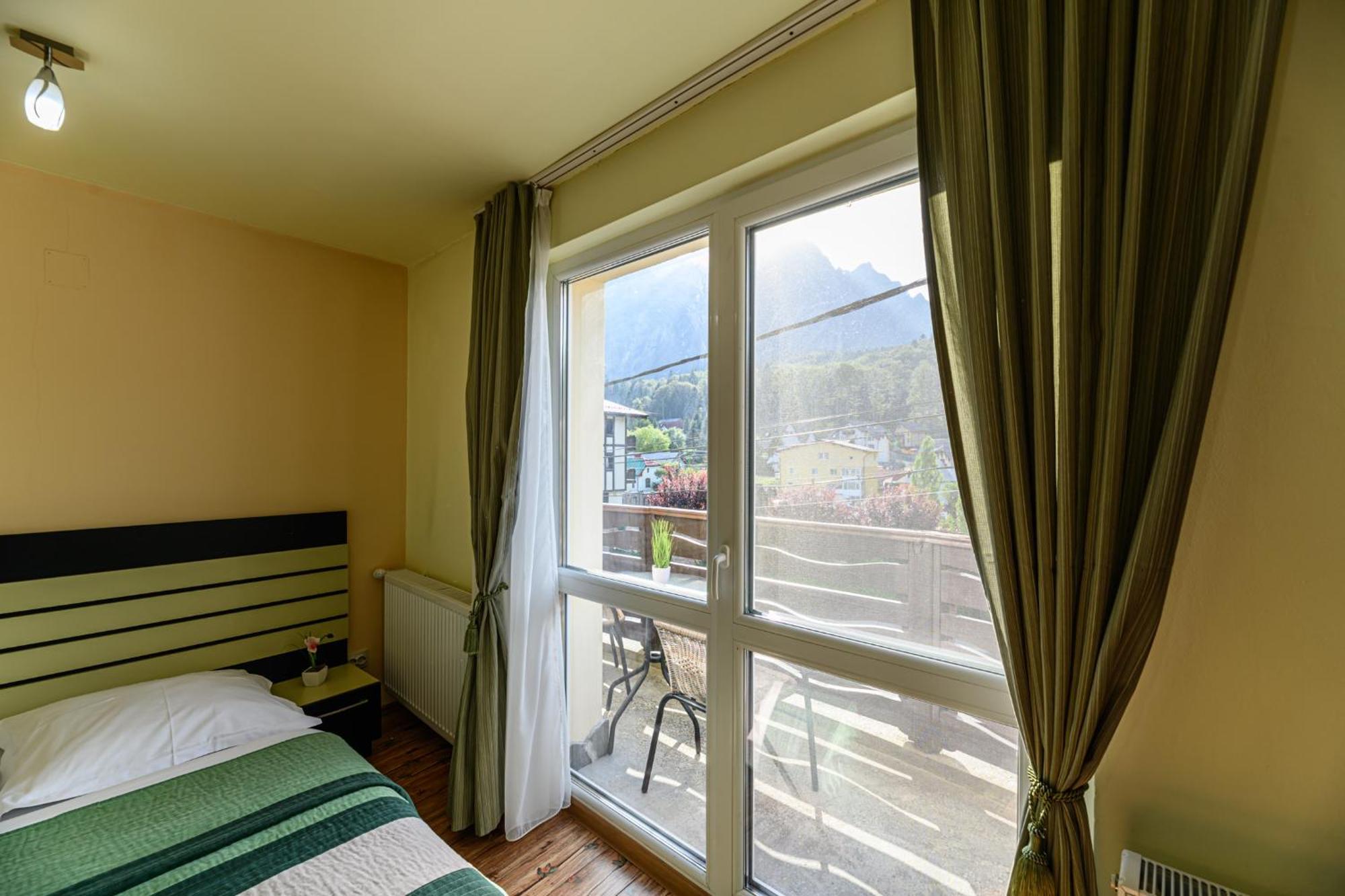 Hotel Casa Ramino Buşteni Exteriér fotografie