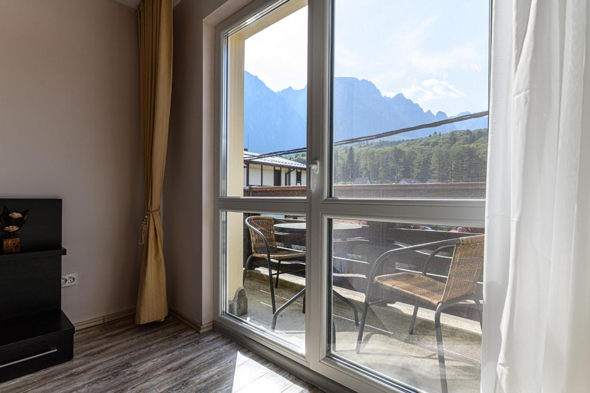 Hotel Casa Ramino Buşteni Exteriér fotografie